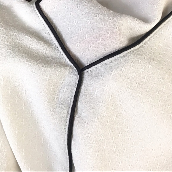 🐚 LOLA LIZA OFF-WHITE BLACK TRIM BLOUSE! - Picture 8 of 10